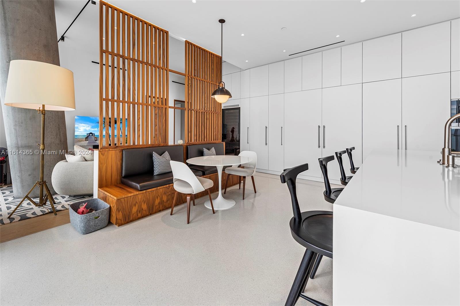 DINNER KEY - Residential