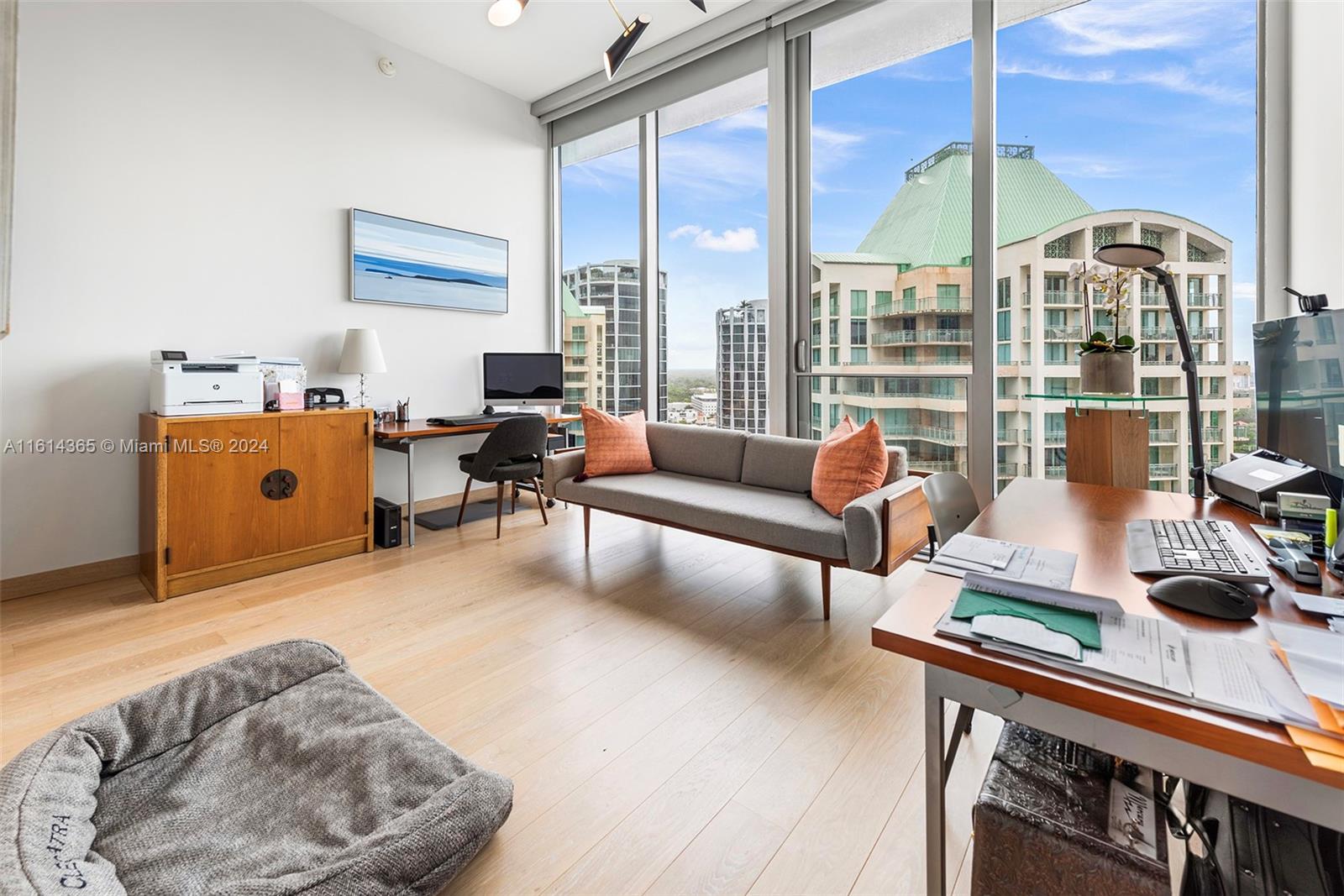 DINNER KEY - Residential