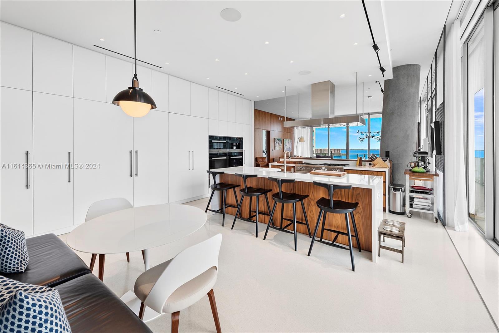 DINNER KEY - Residential