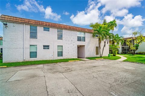 Condominium in Miami FL 10395 Kendall Dr Dr.jpg