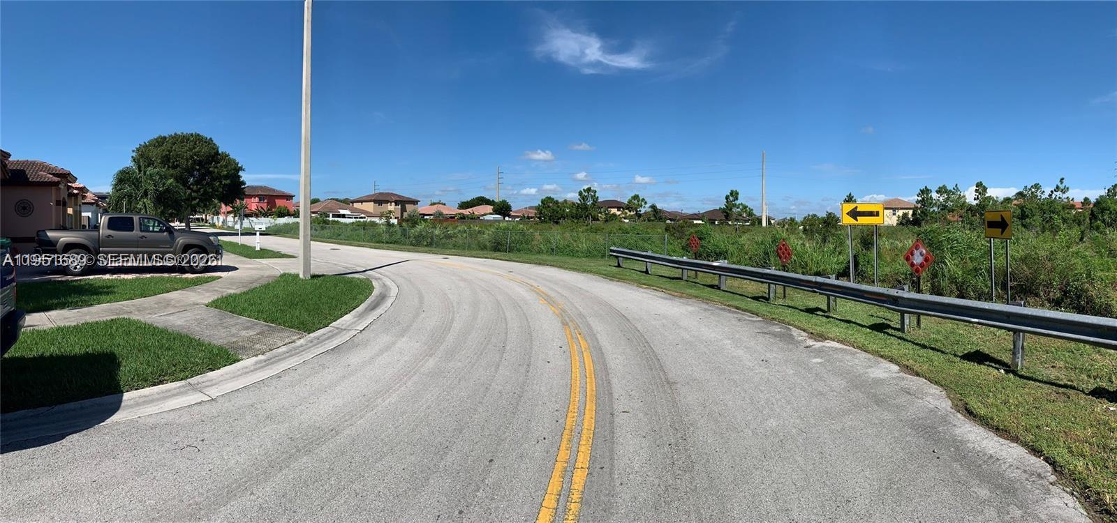 CHATEAU ROYAL ESTATES - Land