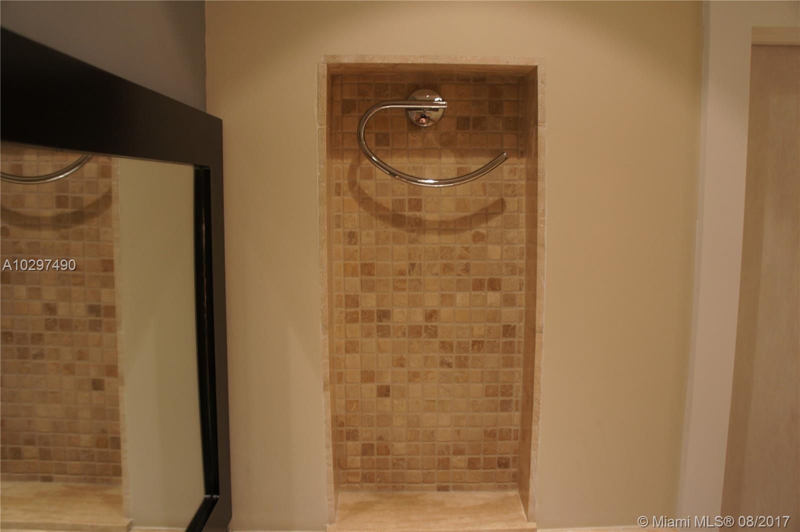 VILLAGE OF KINGS CREEK CO - Residential Lease