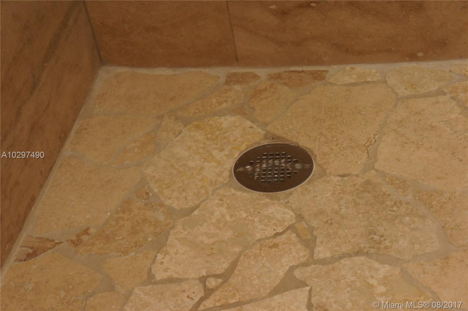 VILLAGE OF KINGS CREEK CO - Residential Lease