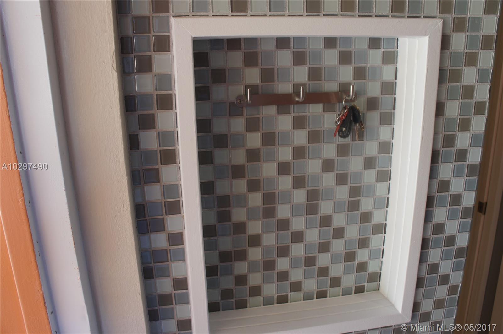 VILLAGE OF KINGS CREEK CO - Residential Lease