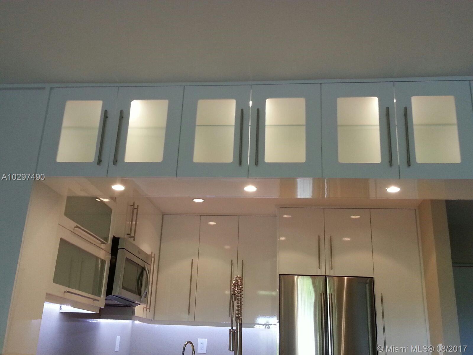 VILLAGE OF KINGS CREEK CO - Residential Lease