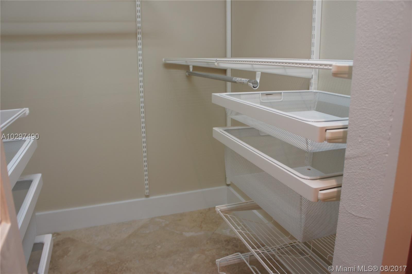 VILLAGE OF KINGS CREEK CO - Residential Lease