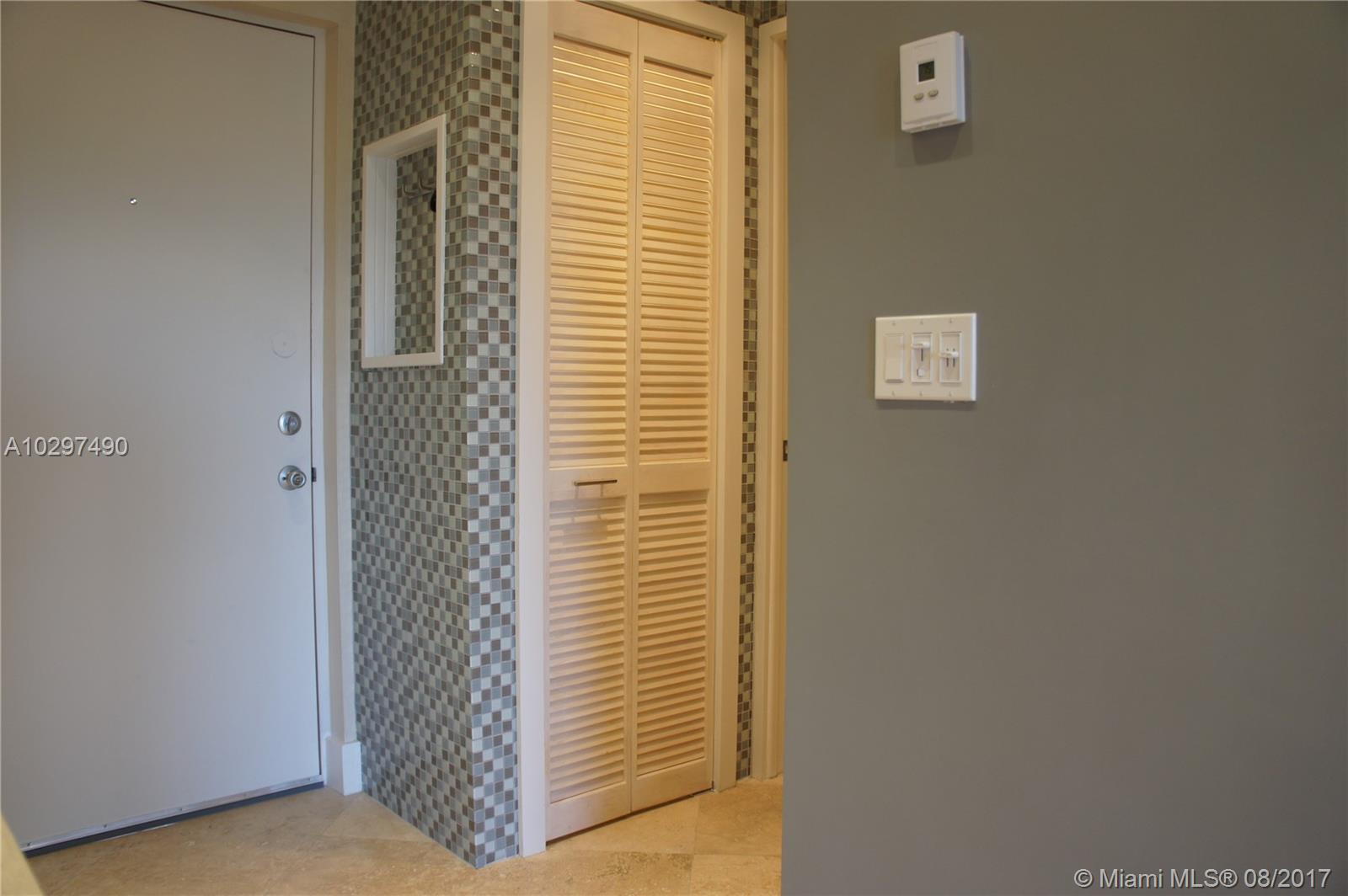 VILLAGE OF KINGS CREEK CO - Residential Lease