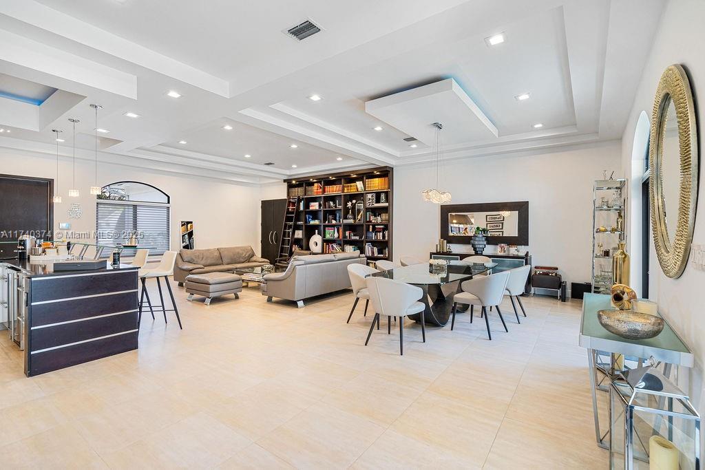HIGHLAND OAK GARDENS SEC - Residential