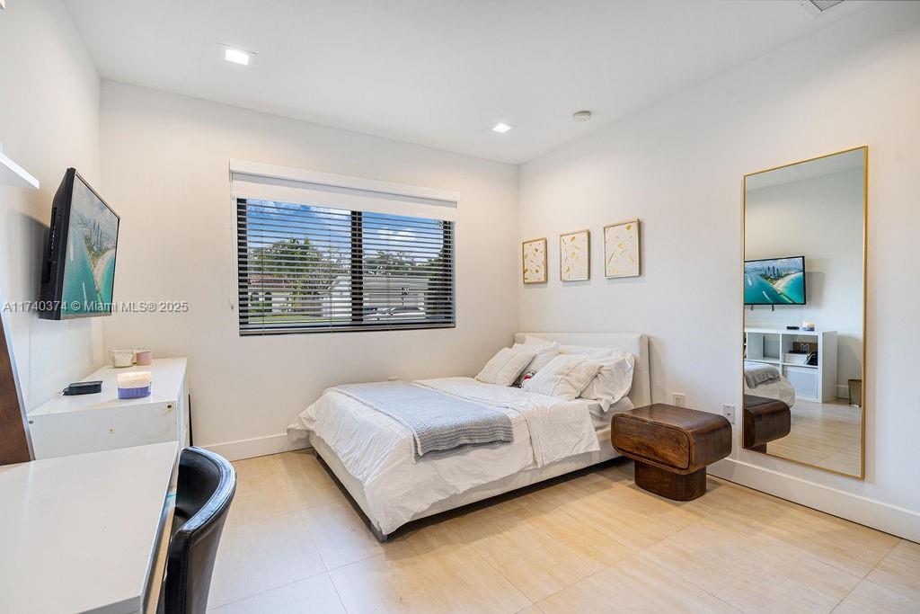 HIGHLAND OAK GARDENS SEC - Residential