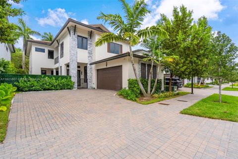 8127 NW 48th Ter Doral FL 33166