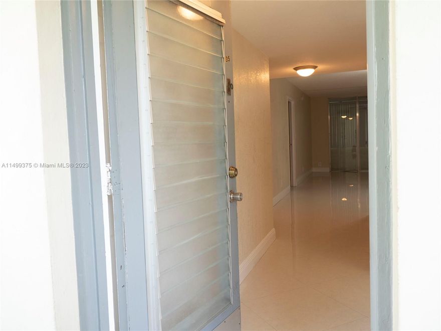 * 55+ Community **** AMAZING BRIGHT AND SPACIOUS 2 BEDROOM 2 BATHROOM CONDO IN CYPRESS CHASE. PLENTY OF CLOSET SPACE, LAUNDRY IN THE SAME FLOOR, HAVE ELEVATOR, AMENITIES SUCH AS A GYM, SWIMMING POOL, AND MORE! CLOSE TO I-95 AND MAJOR ROADS. 
Very well maintained community water/sewer is included. Won't last! A must see!