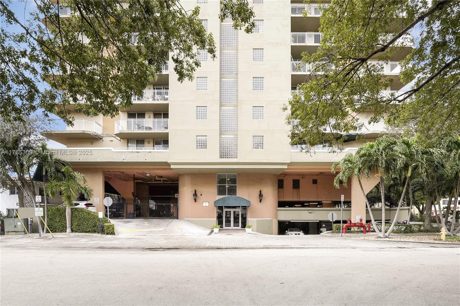1650 Coral Way Ph-9, Miami, Broward County, Florida - 2 Bedrooms  
2 Bathrooms - 