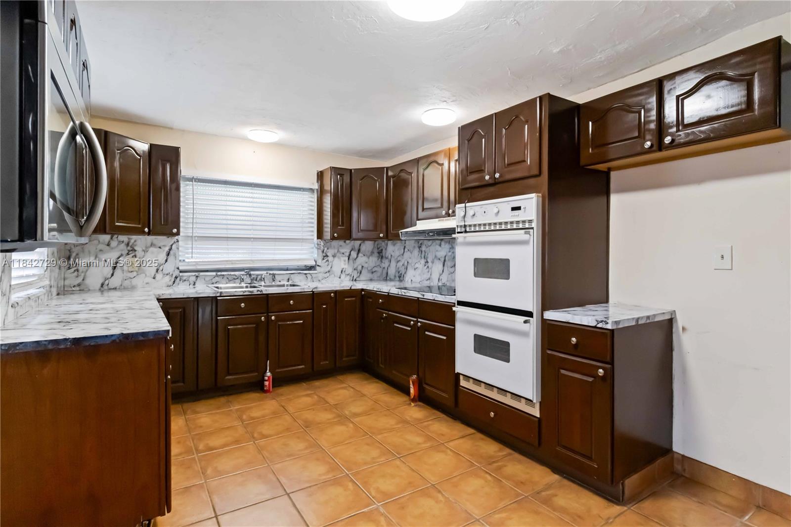 RICHMOND HEIGHTS - Residential