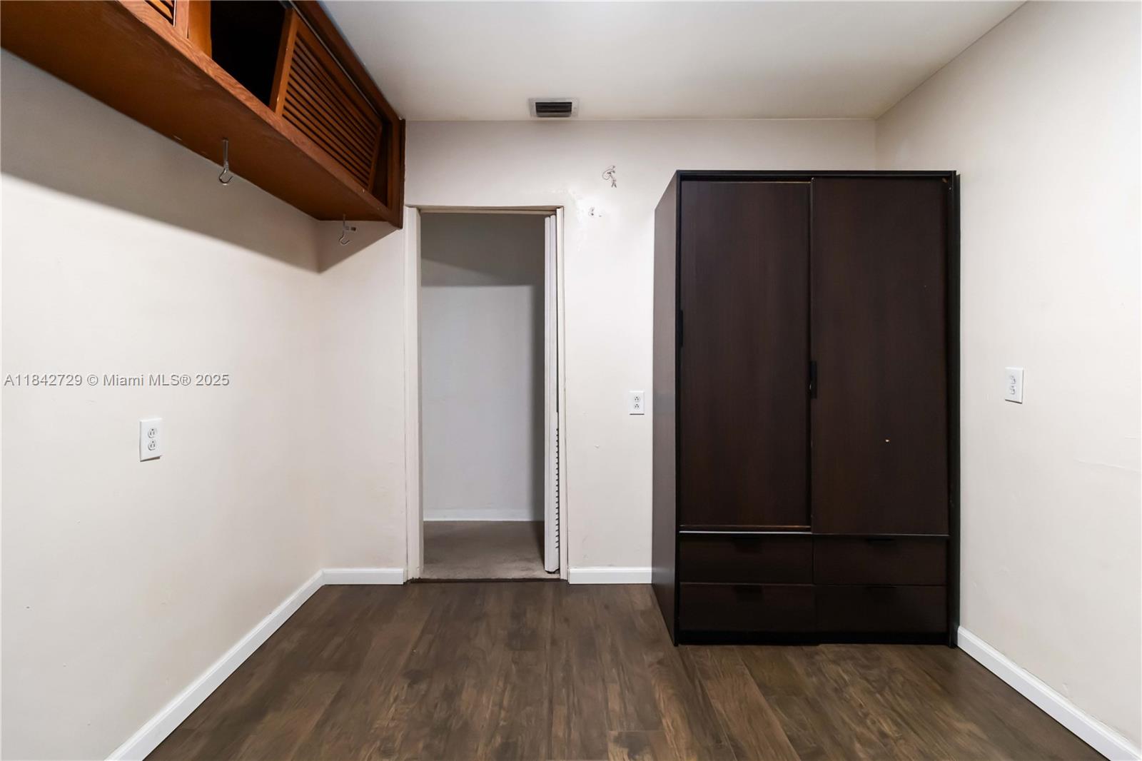 RICHMOND HEIGHTS - Residential