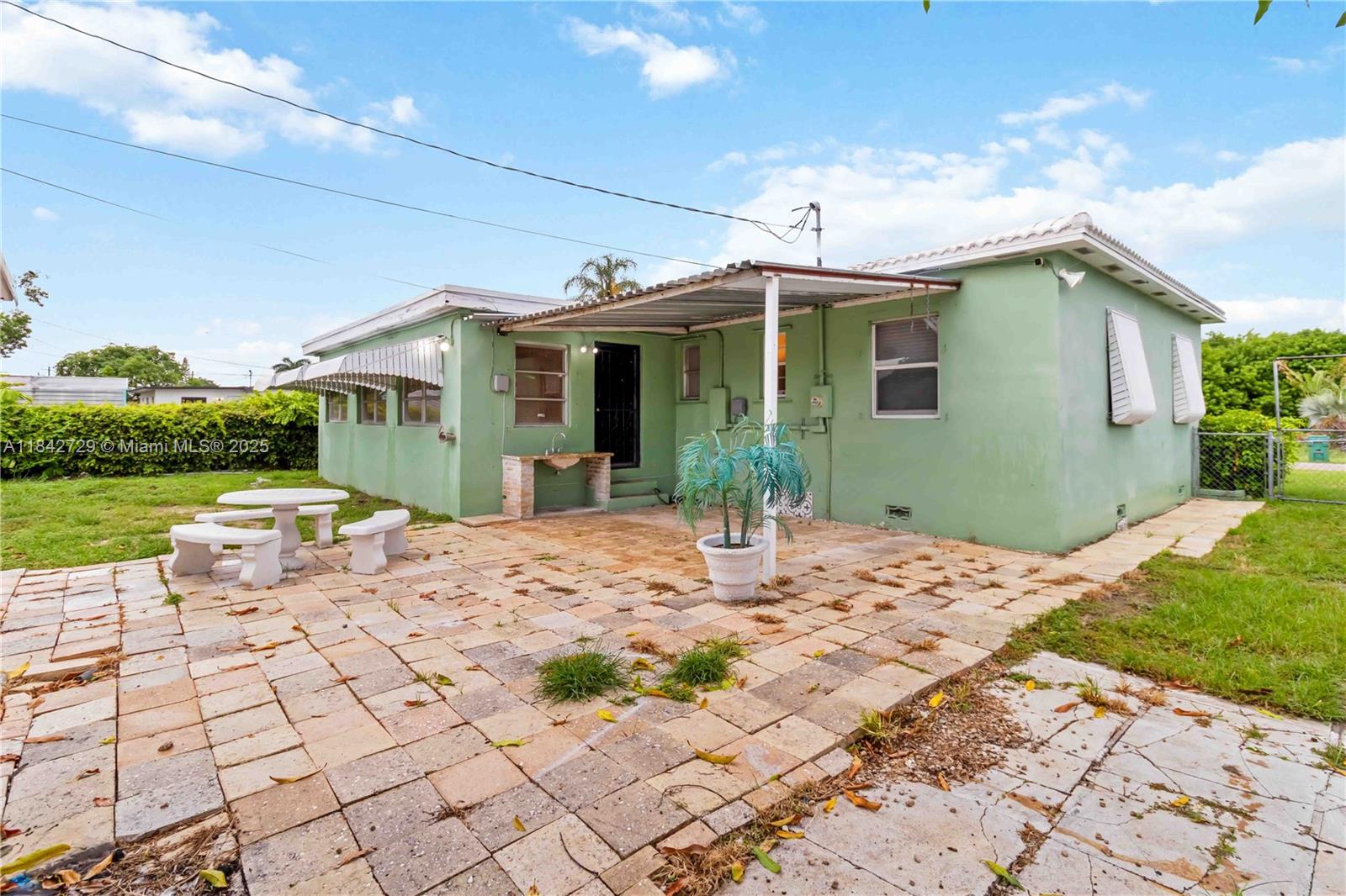 RICHMOND HEIGHTS - Residential