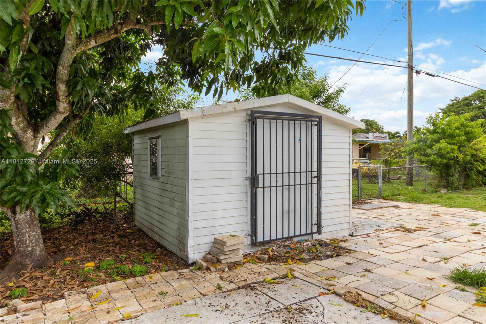 RICHMOND HEIGHTS - Residential