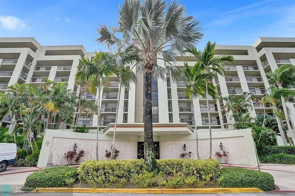 Property for Sale at 7050 Nw 44th St 402, Lauderhill, Miami-Dade County, Florida - Bedrooms: 2 
Bathrooms: 2  - $265,000