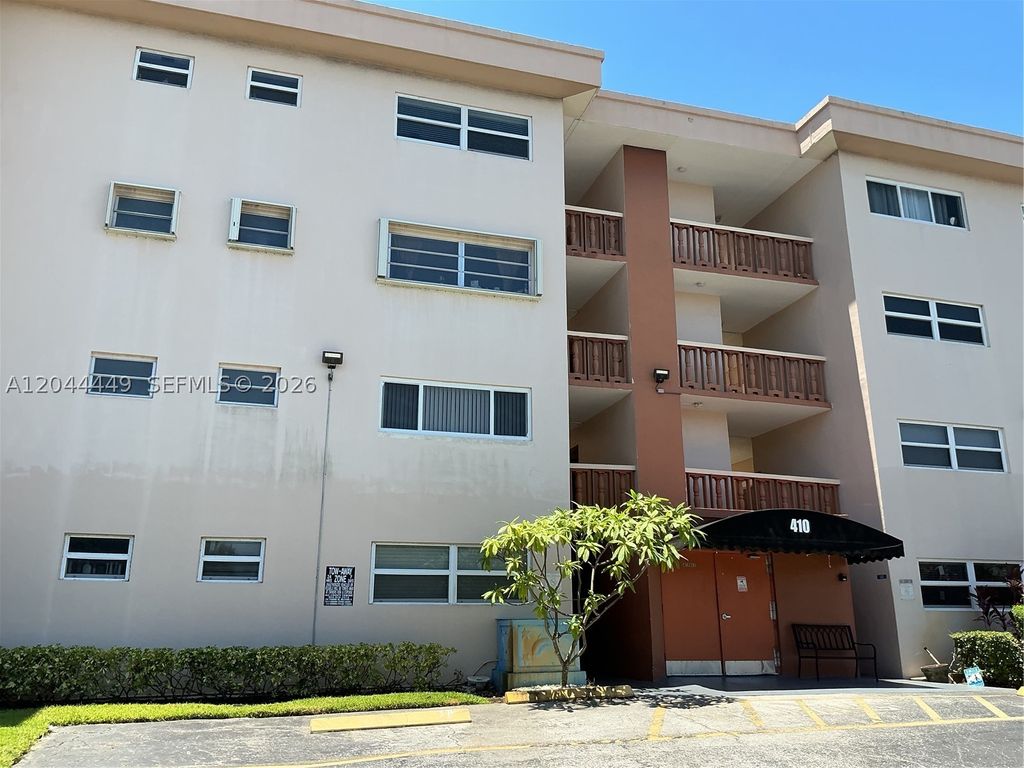 Photo of 410 SE 2nd St #307, Hallandale Beach, FL 33009 (MLS # A12044449)