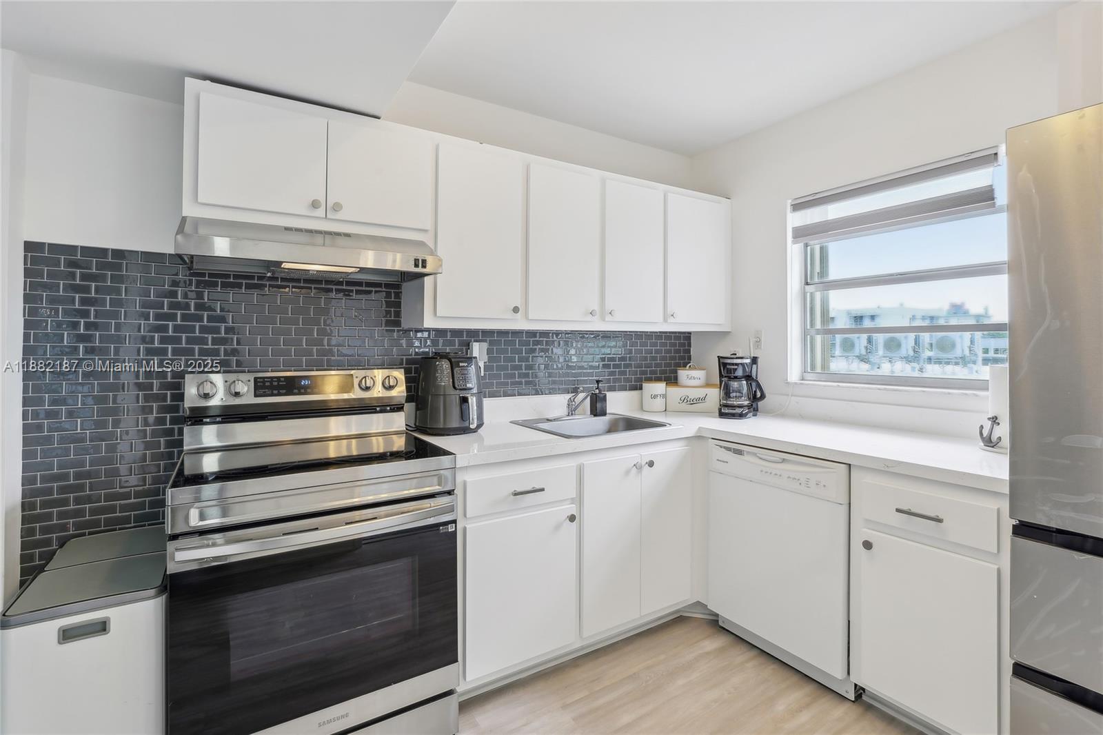 1345 West Avenue 304
