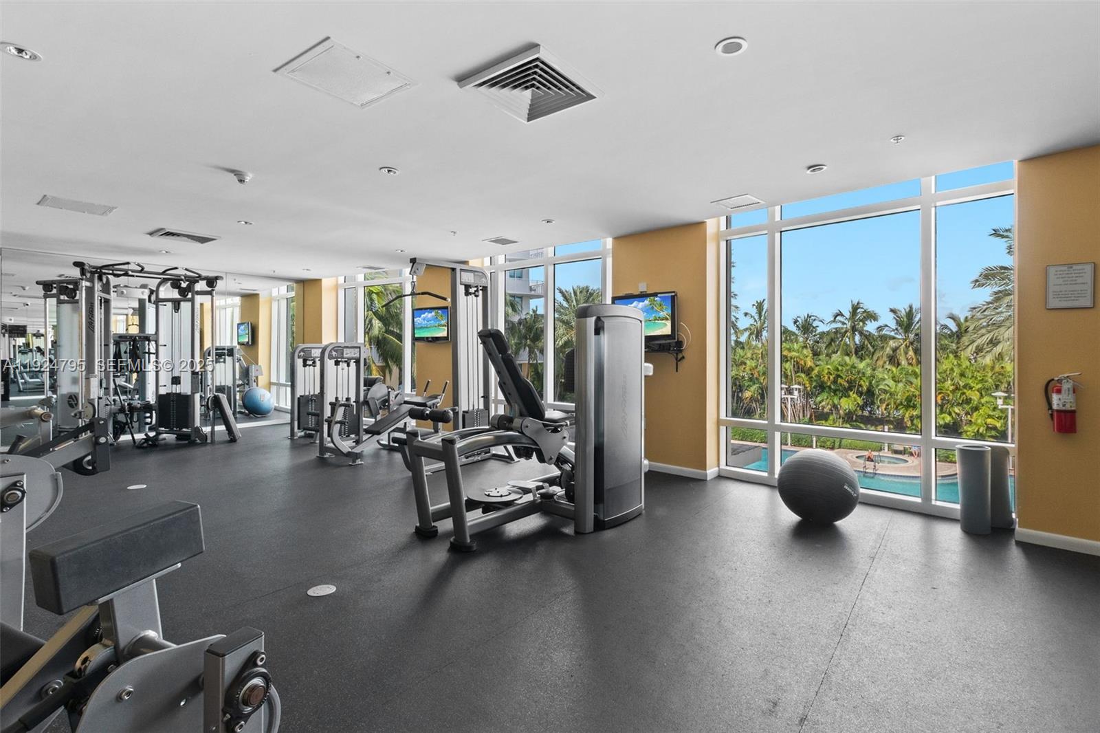 DUO CONDOMINIUM EAST - Residential