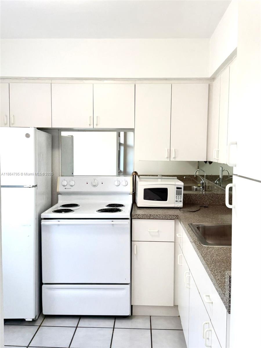 FOUR WINDS CONDO - Residential