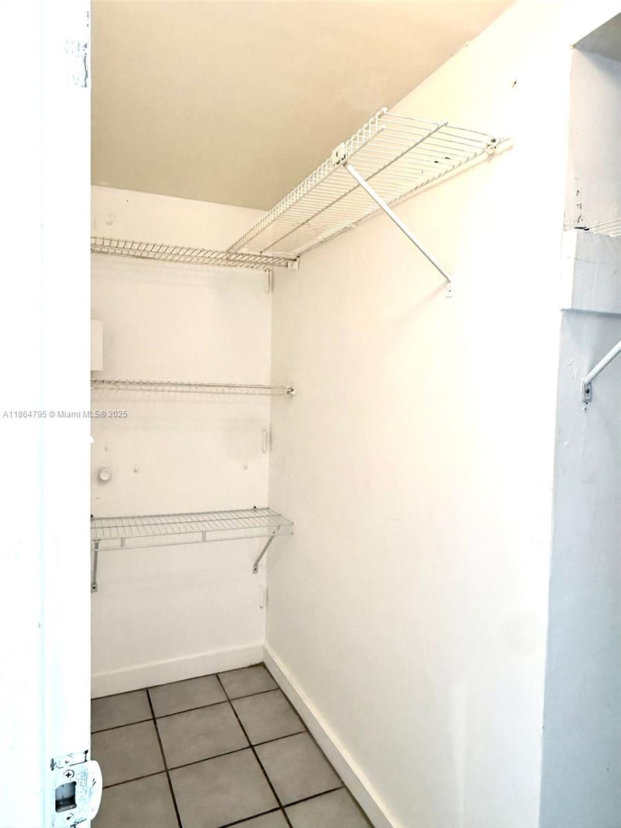 FOUR WINDS CONDO - Residential