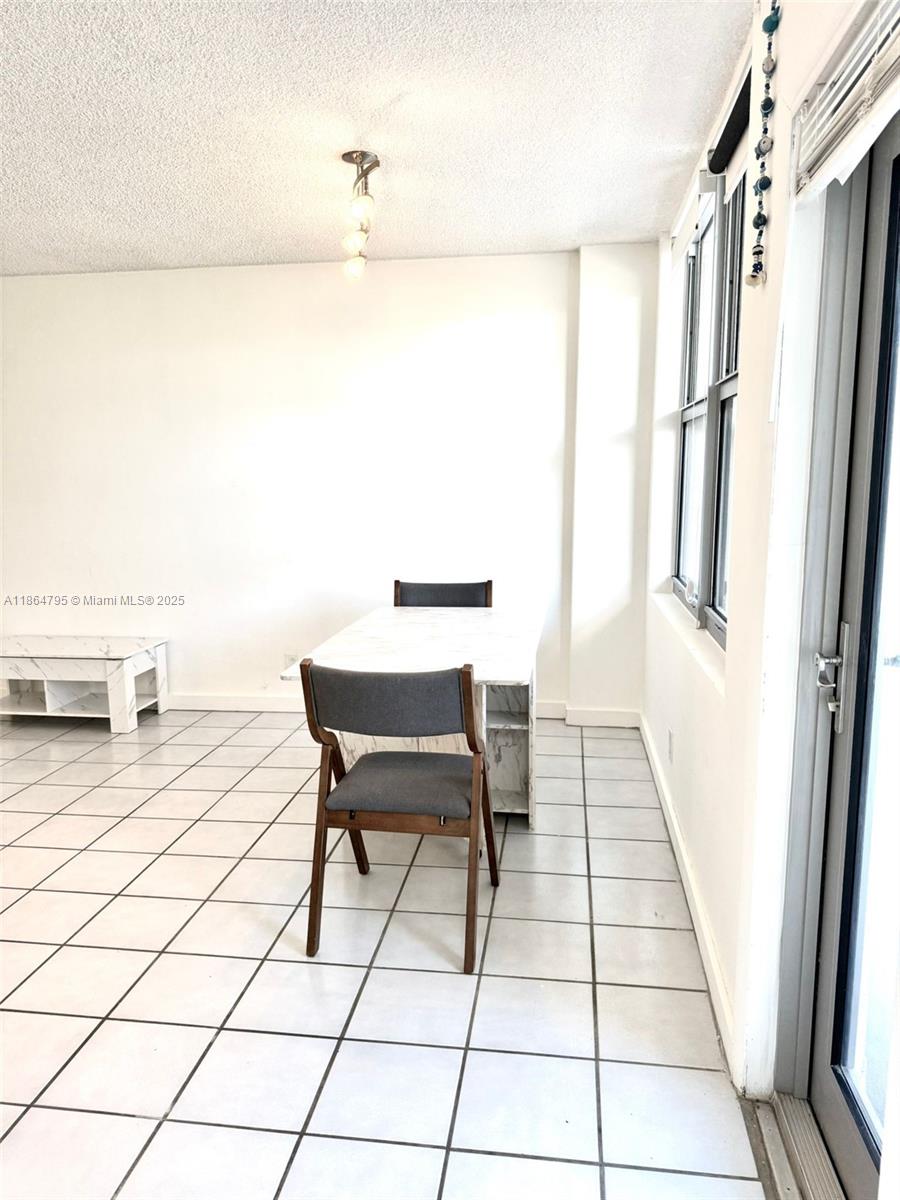 FOUR WINDS CONDO - Residential