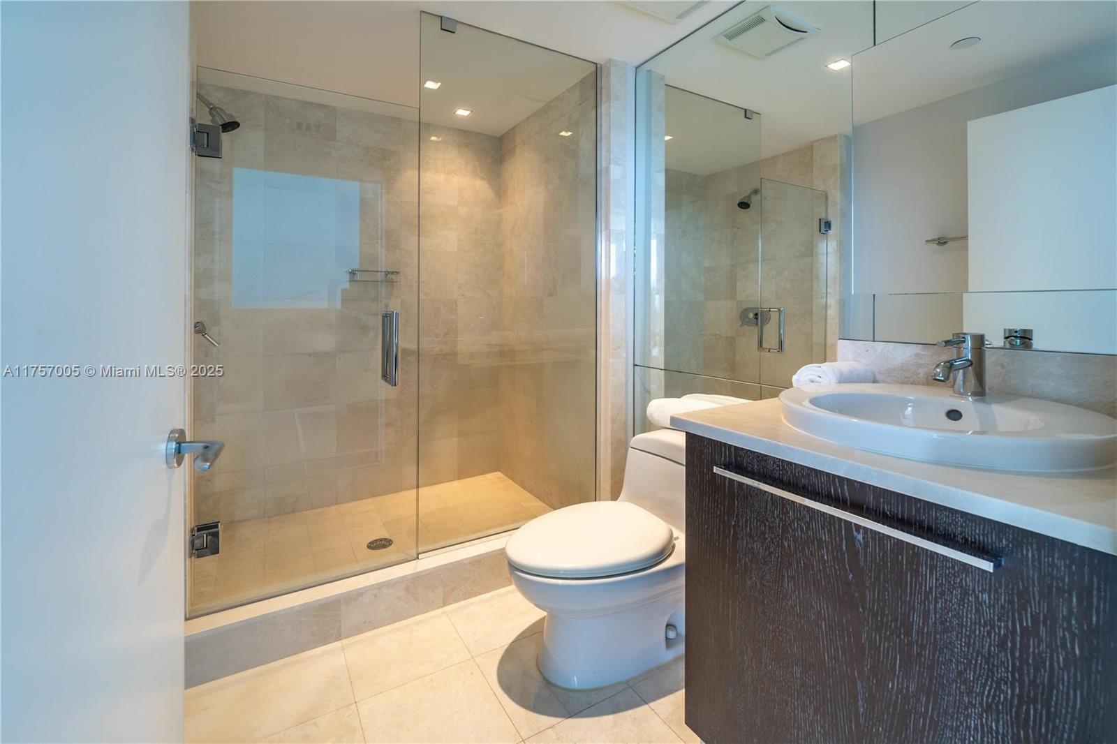 JADE OCEAN CONDO - Residential