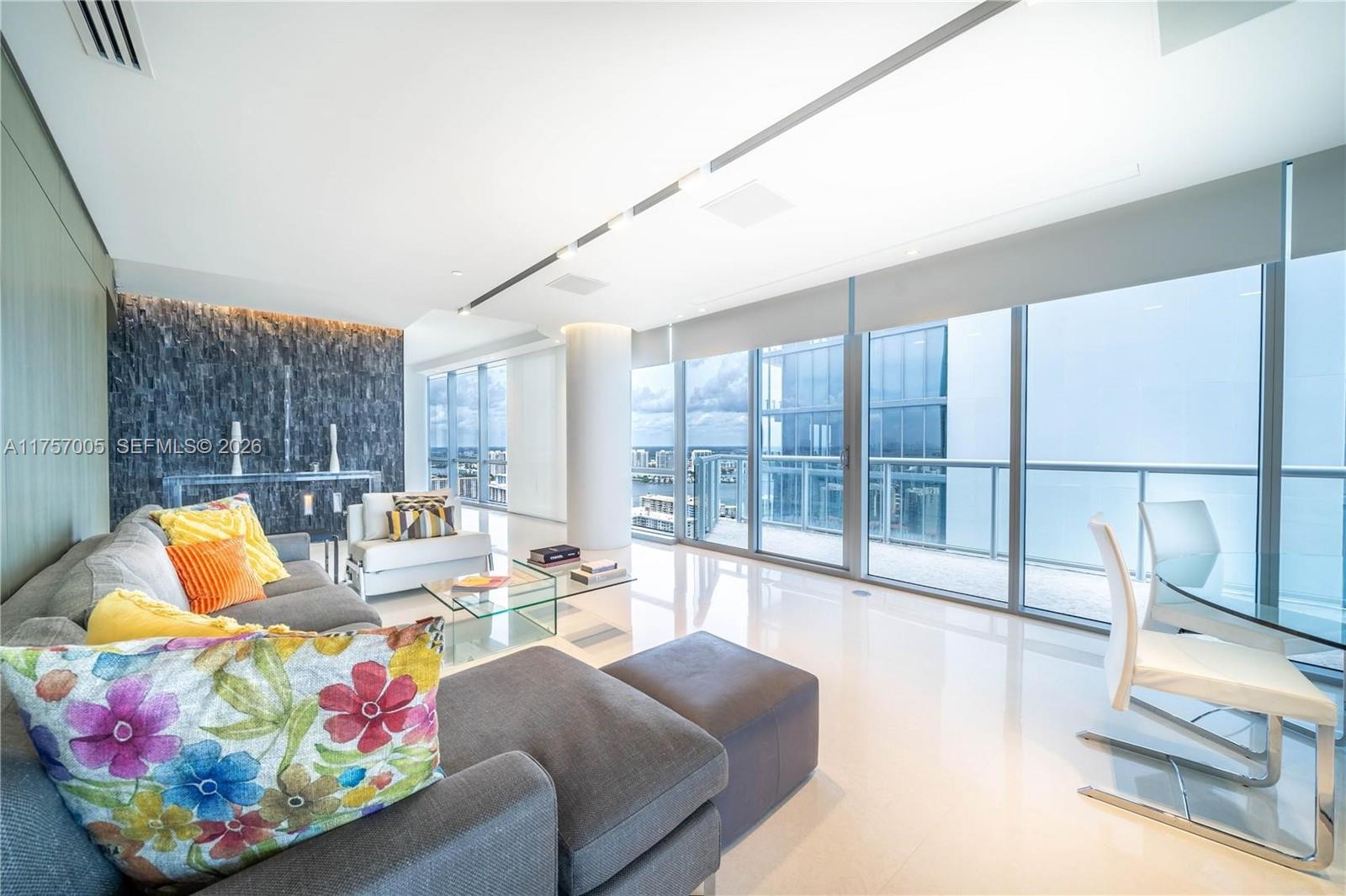 JADE OCEAN CONDO - Residential