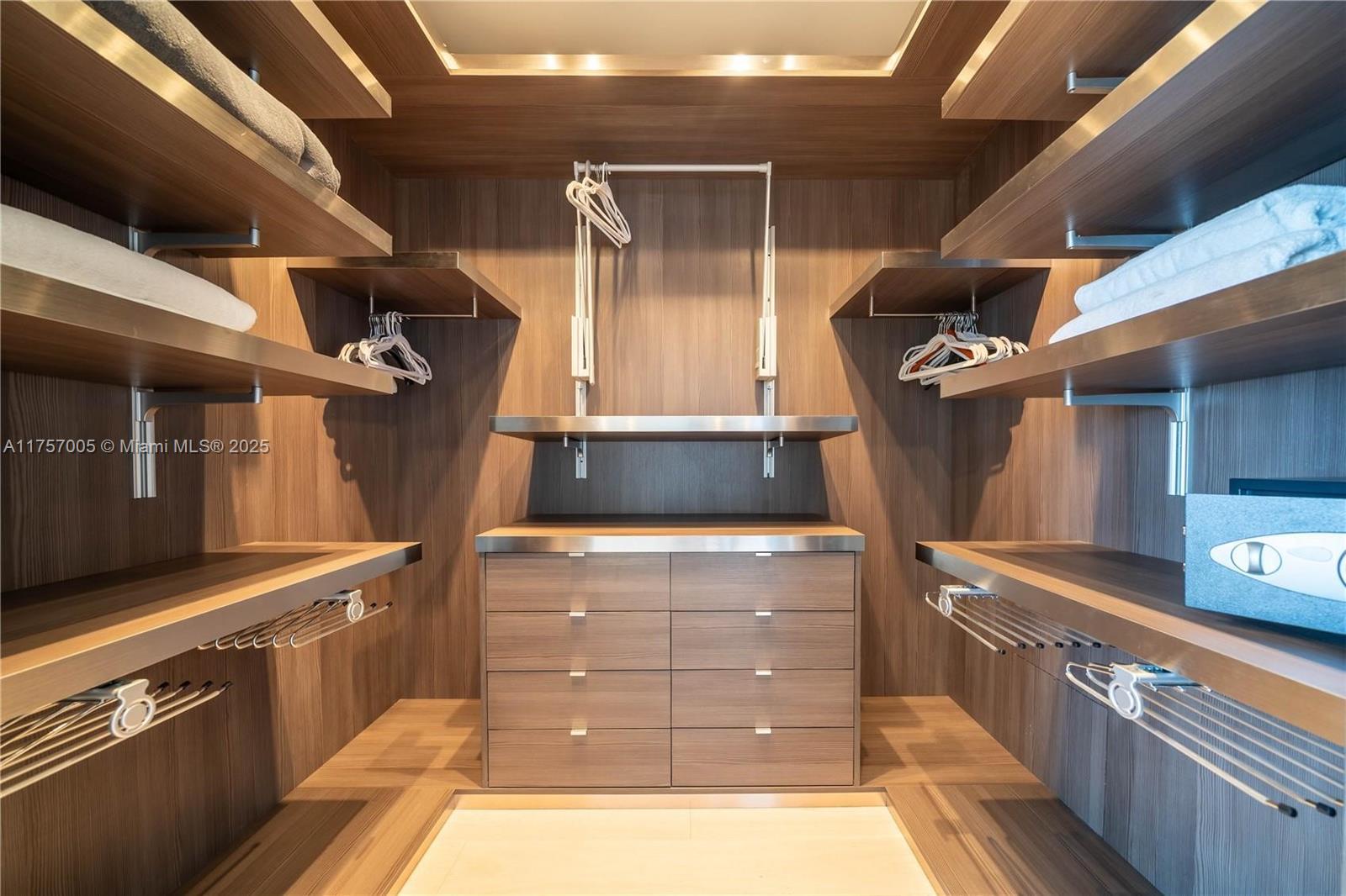 JADE OCEAN CONDO - Residential