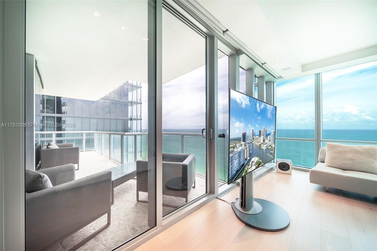 JADE OCEAN CONDO - Residential