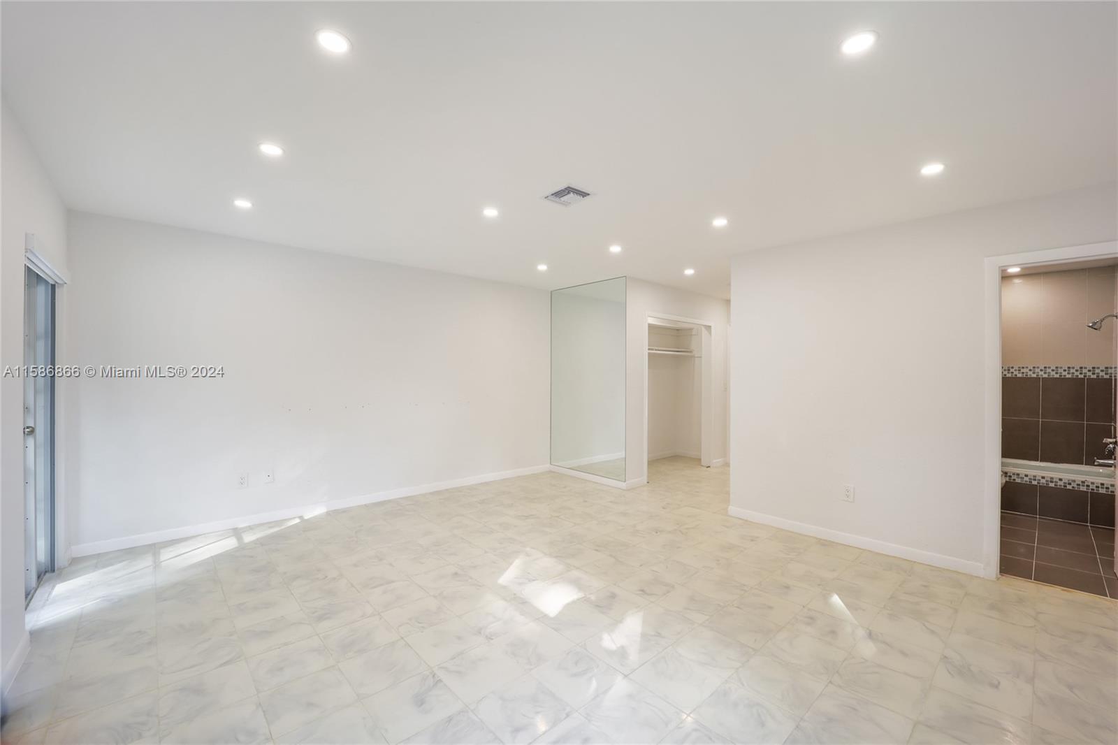 HIBISCUS ISLAND - Residential