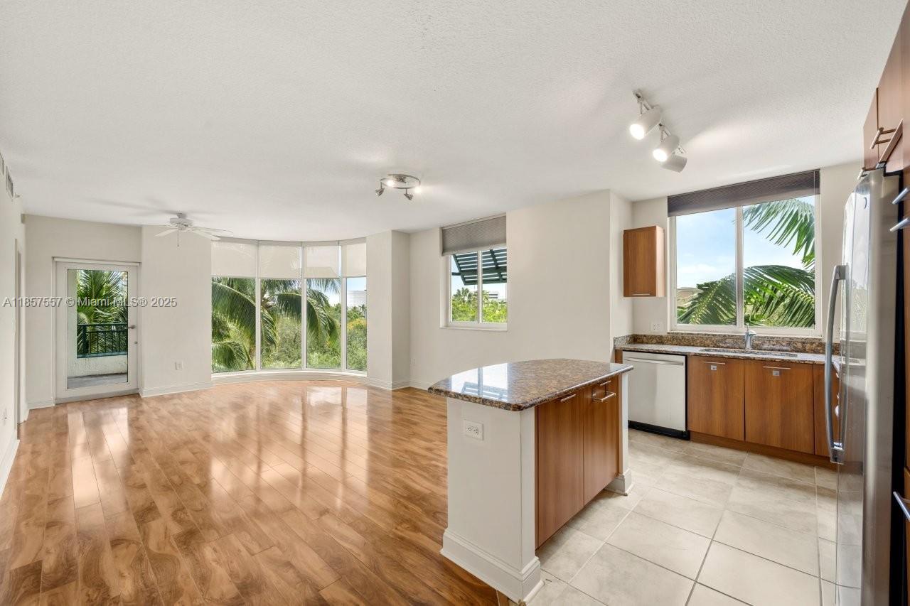 VERANDA CONDO - Residential Lease