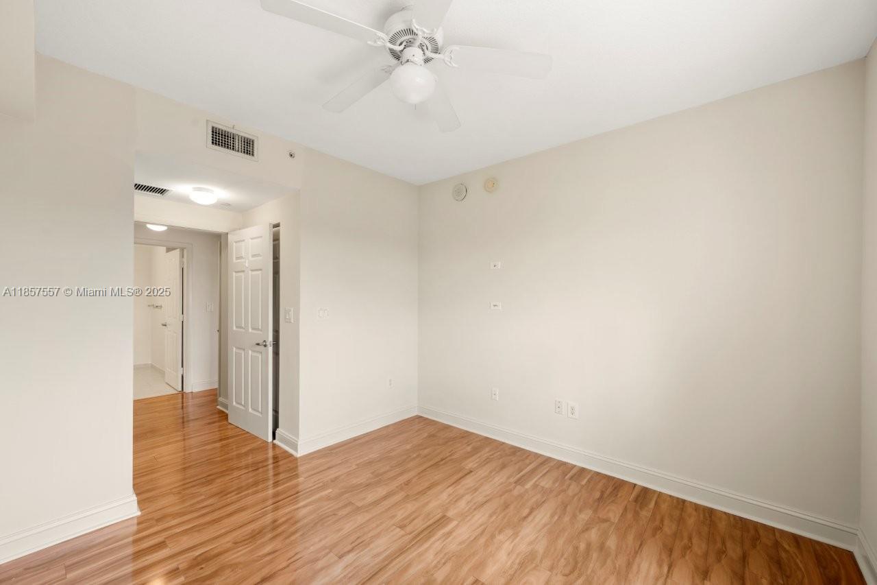 VERANDA CONDO - Residential Lease