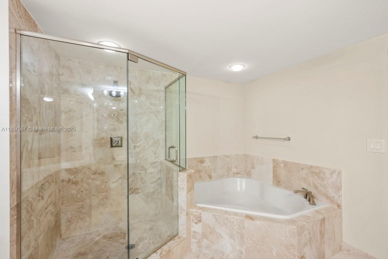 VERANDA CONDO - Residential Lease