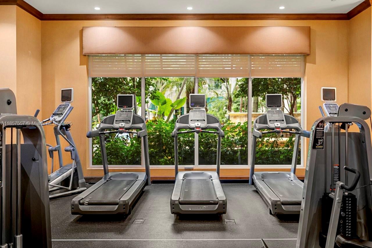 VERANDA CONDO - Residential Lease