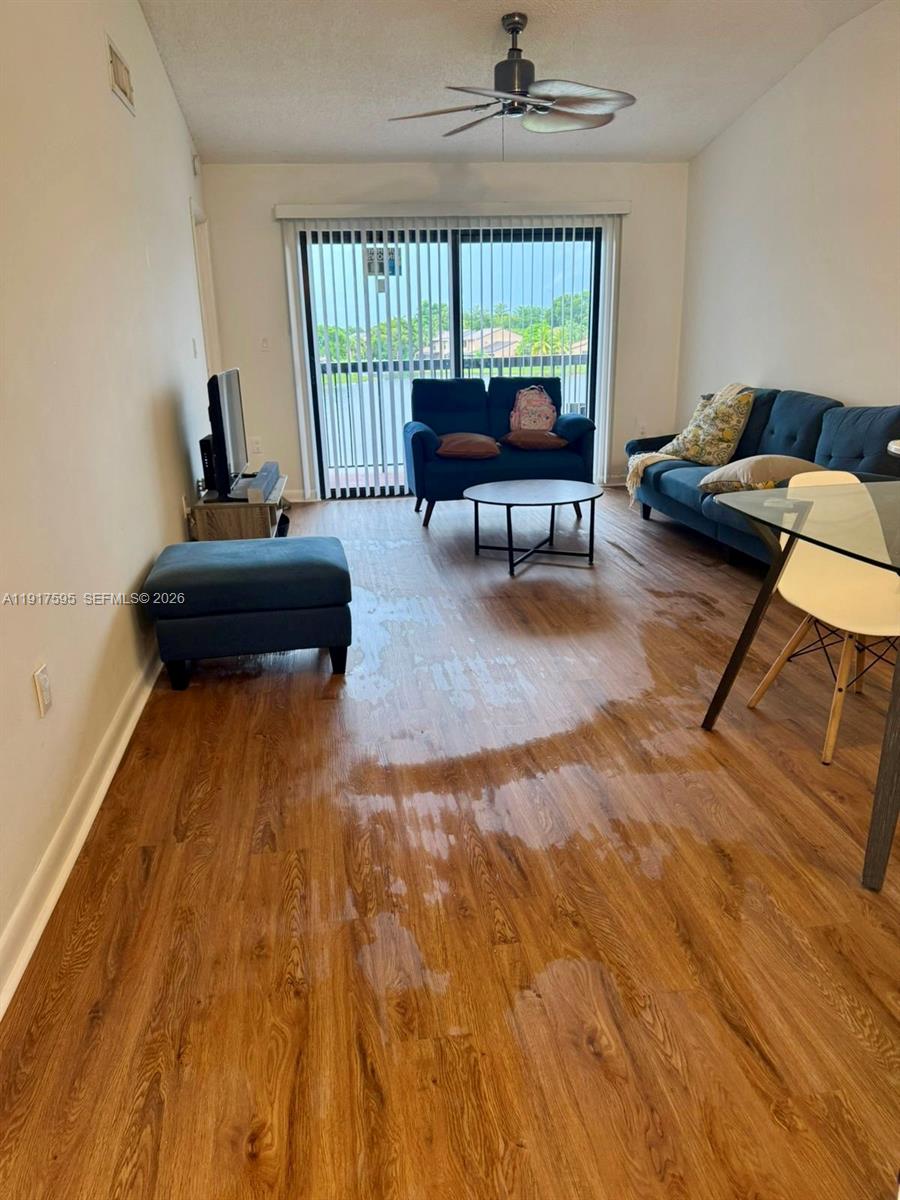 VILLAS DE VENEZIA CONDO - Residential