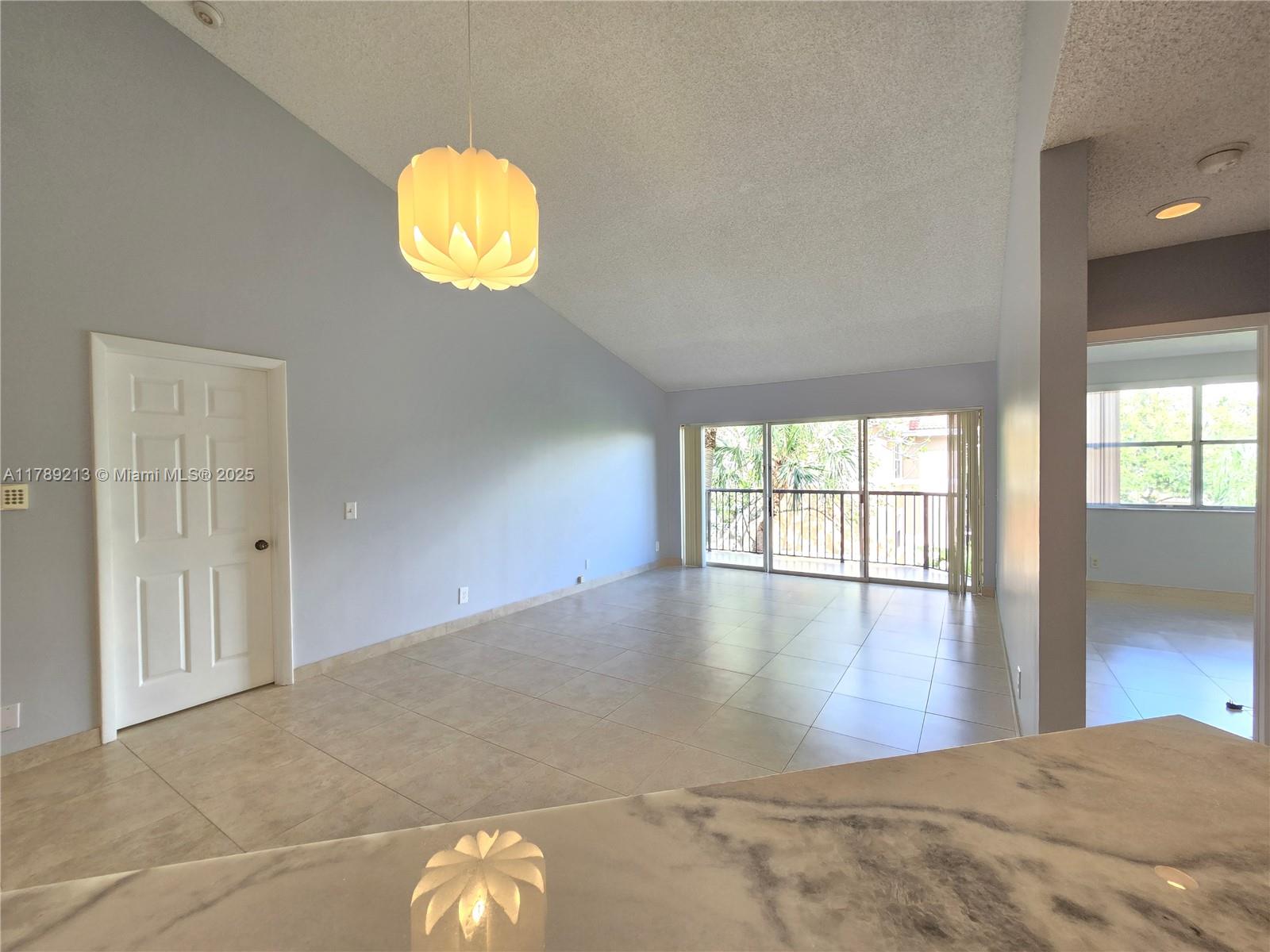 8977 Wiles Rd 304