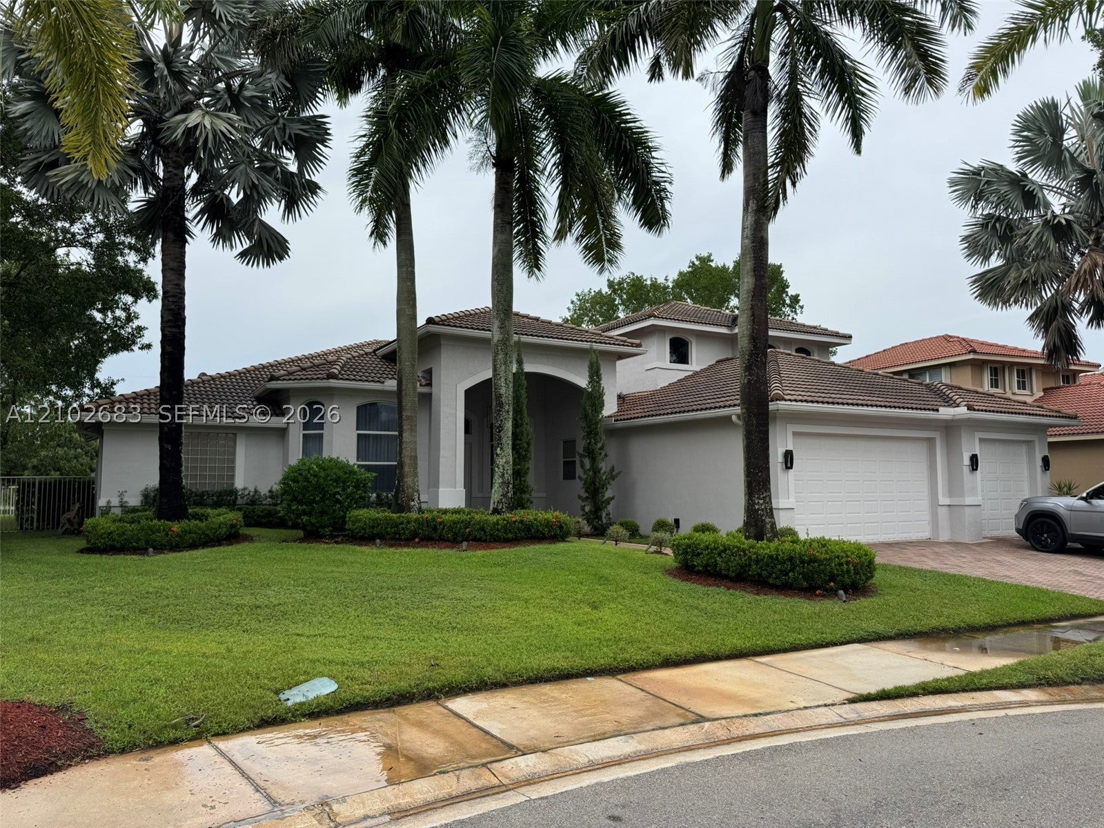 1360 Victoria Isle Dr