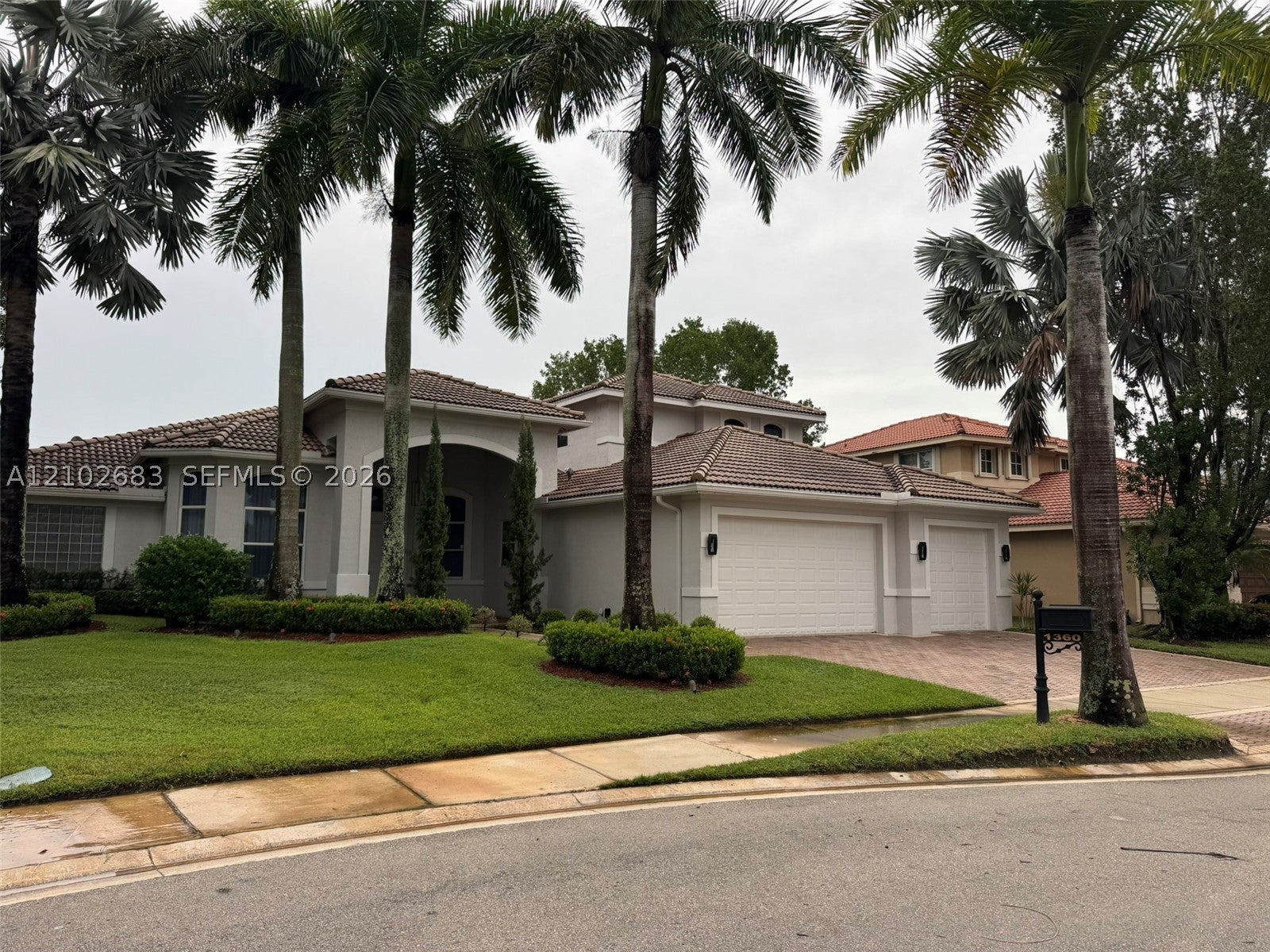 1360 Victoria Isle Dr