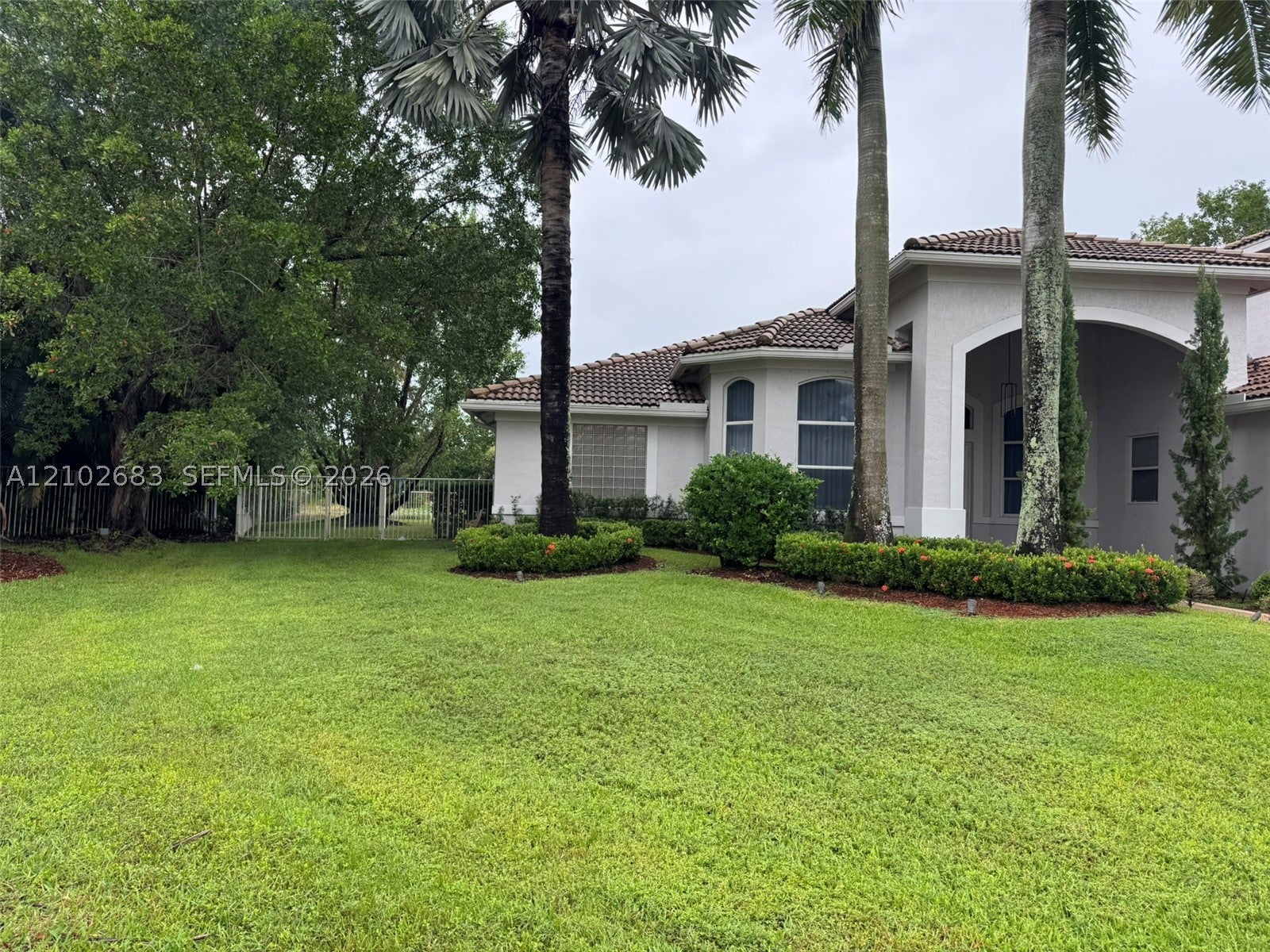 1360 Victoria Isle Dr