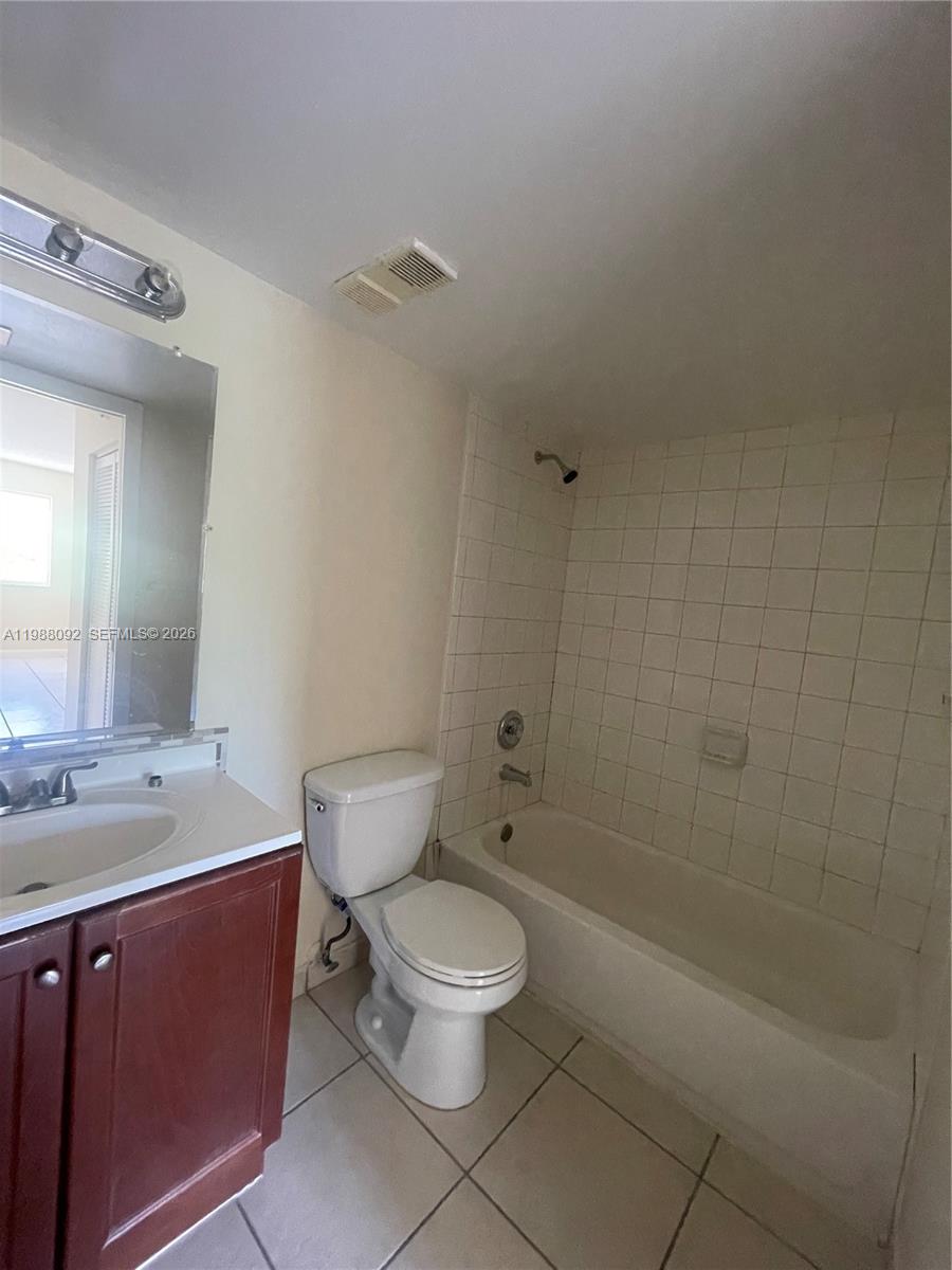 KENDALL LAKE TOWERS CONDO - Residential Lease