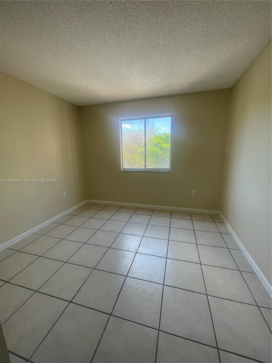 KENDALL LAKE TOWERS CONDO - Residential Lease