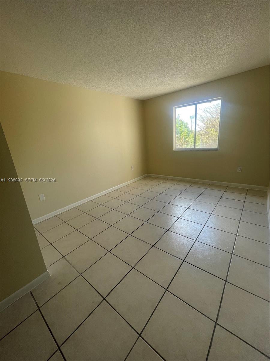 KENDALL LAKE TOWERS CONDO - Residential Lease