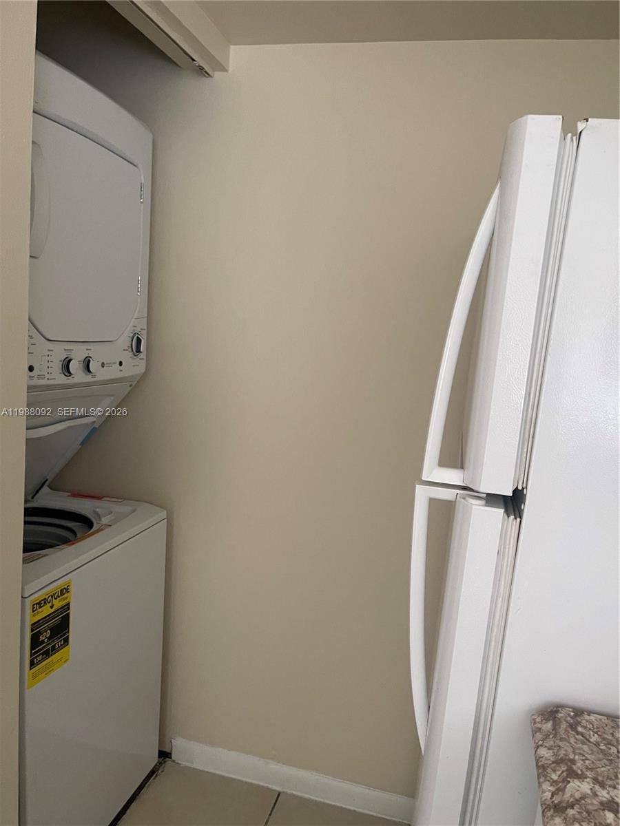 KENDALL LAKE TOWERS CONDO - Residential Lease