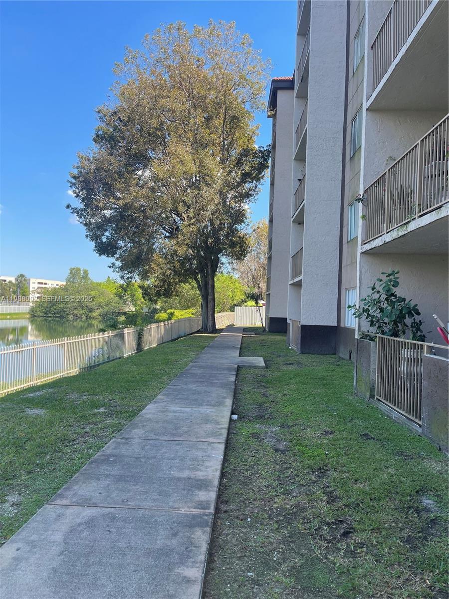 KENDALL LAKE TOWERS CONDO - Residential Lease