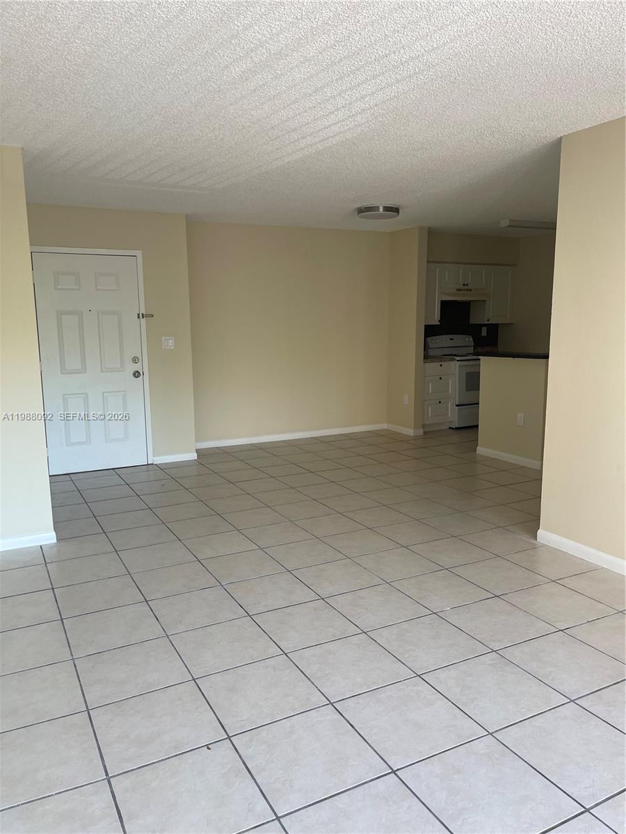 KENDALL LAKE TOWERS CONDO - Residential Lease