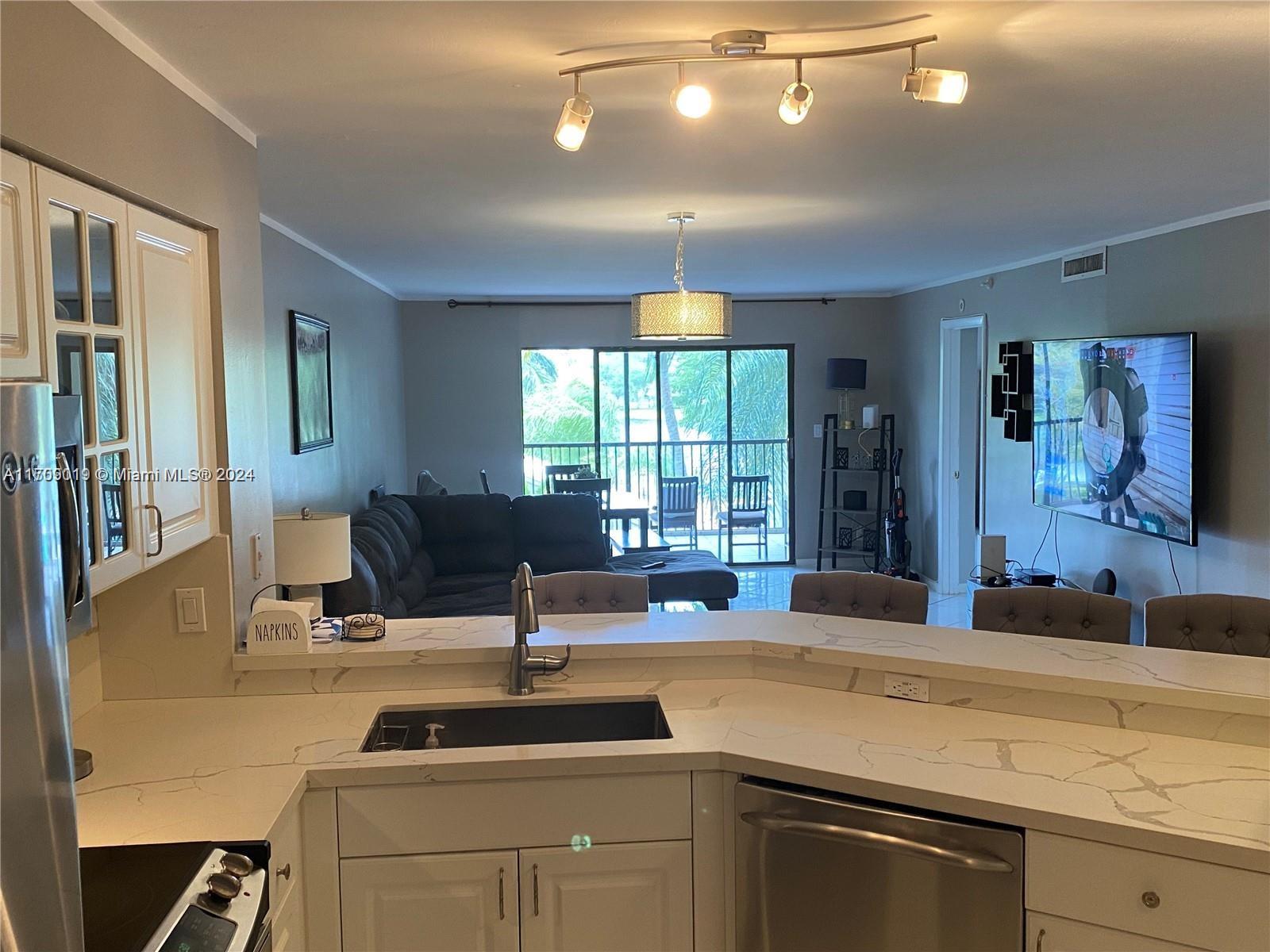 2205 S Cypress Bend Dr 302