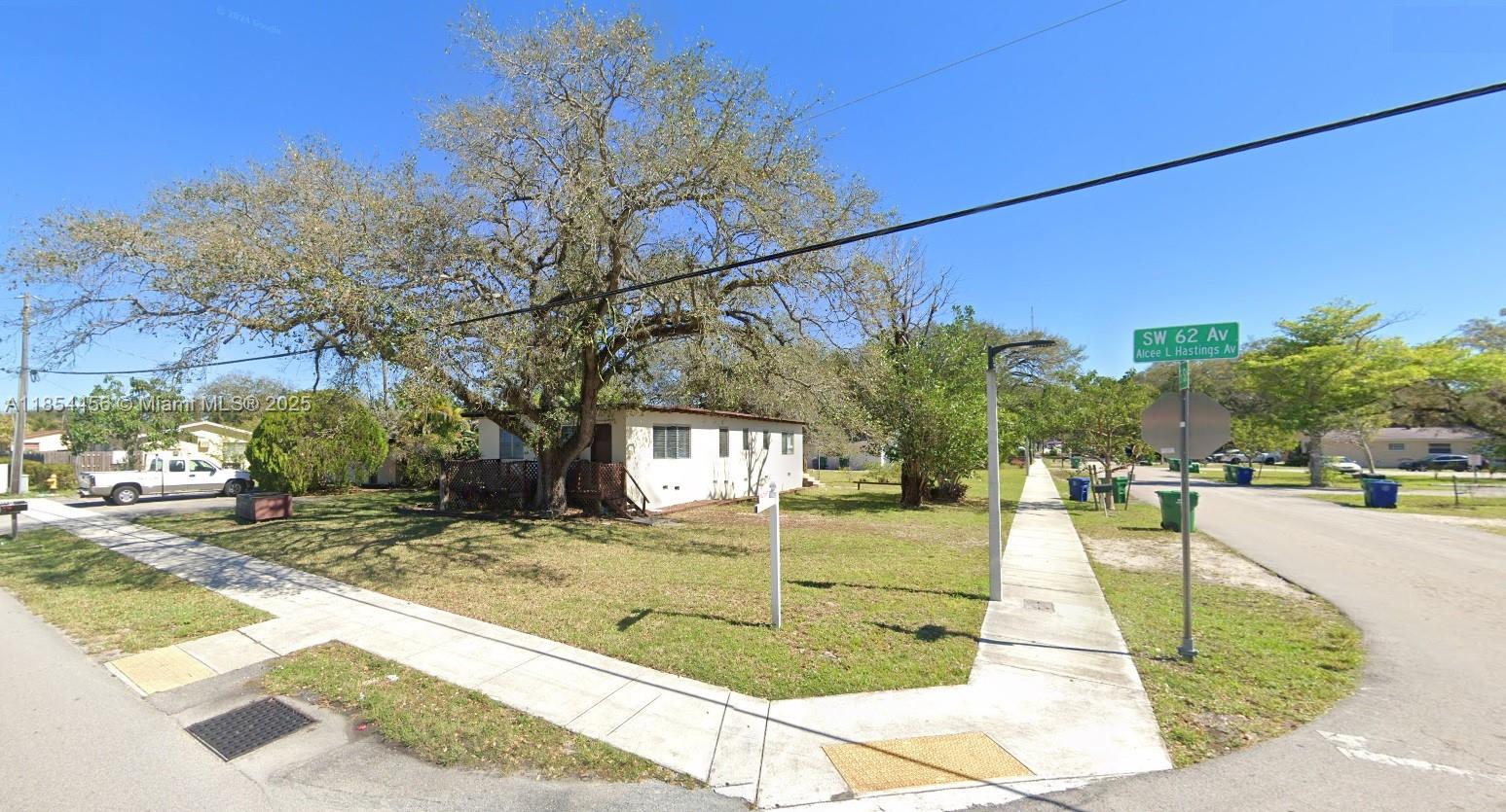 Wonderful 1 Bed 1 Bath Updated Duplex in Miramar just a step away from St Road 7/441. This is a great location with easy access bordering Miami-Dade County, Miami Gardens, Florida Turnpike, South of Miramar parkway and almost on the County Line. Located on the corner of Southwest Broward Junior Athletic Association. Very spacious unit with good parking and large yard. New Wood Laminate Waterproof Floors, Clean and ready to Move-In.