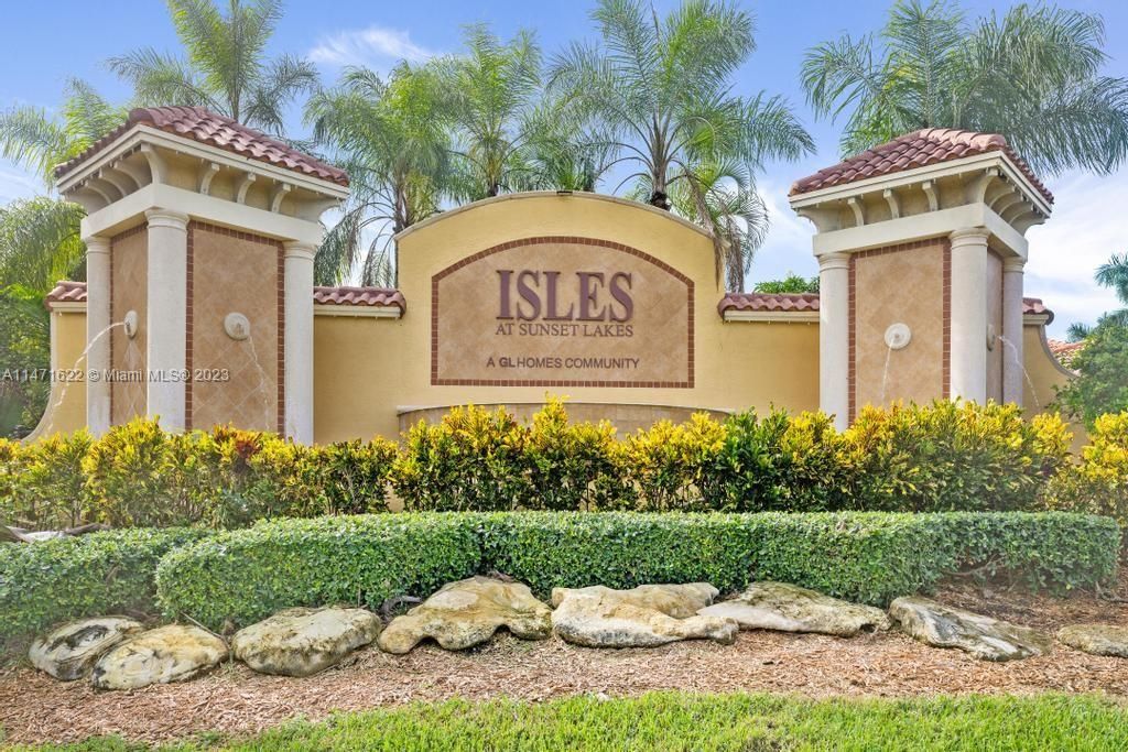 Photo of 18552 SW 55th St, Miramar, FL 33029 (MLS # A11471622)